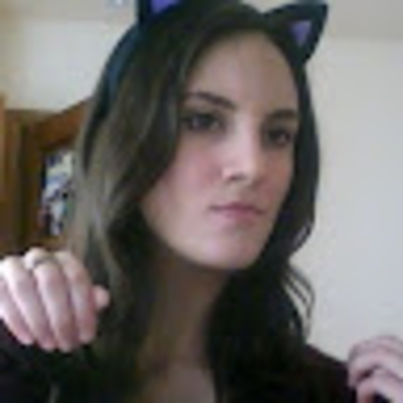 Meet your Posher, Mariel - Picture 1 of 1